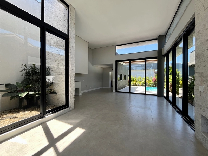 Casa nova à venda de alto padrão com piscina: 11ª foto da galeria de imagens do imóvel