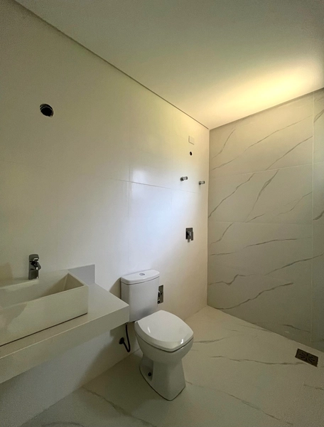 Casa nova à venda de alto padrão com piscina: 18ª foto da galeria de imagens do imóvel