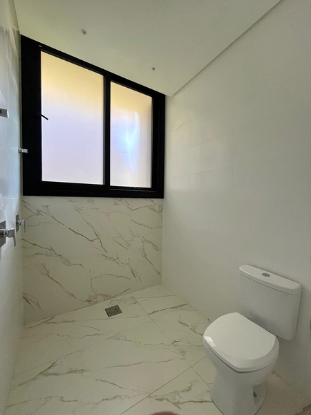 Casa nova à venda de alto padrão com piscina: 22ª foto da galeria de imagens do imóvel