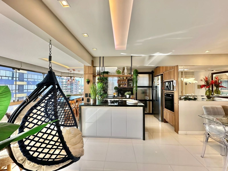 VENDO APARTAMENTO COM INFRA E VISTA PARA O MAR, JUNTO A PRAÇA DO FAROL: 1ª foto da galeria de imagens do imóvel