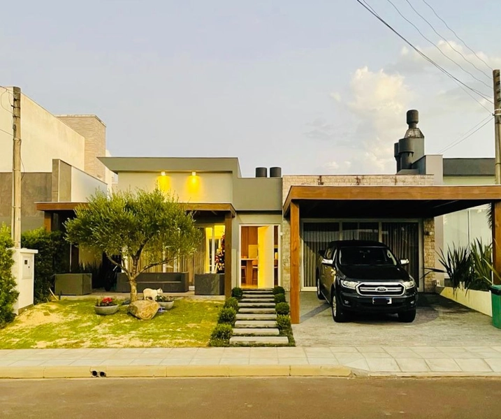 CASA LUXUOSA COM 03 SUÍTES!!!: 1ª foto da galeria de imagens do imóvel