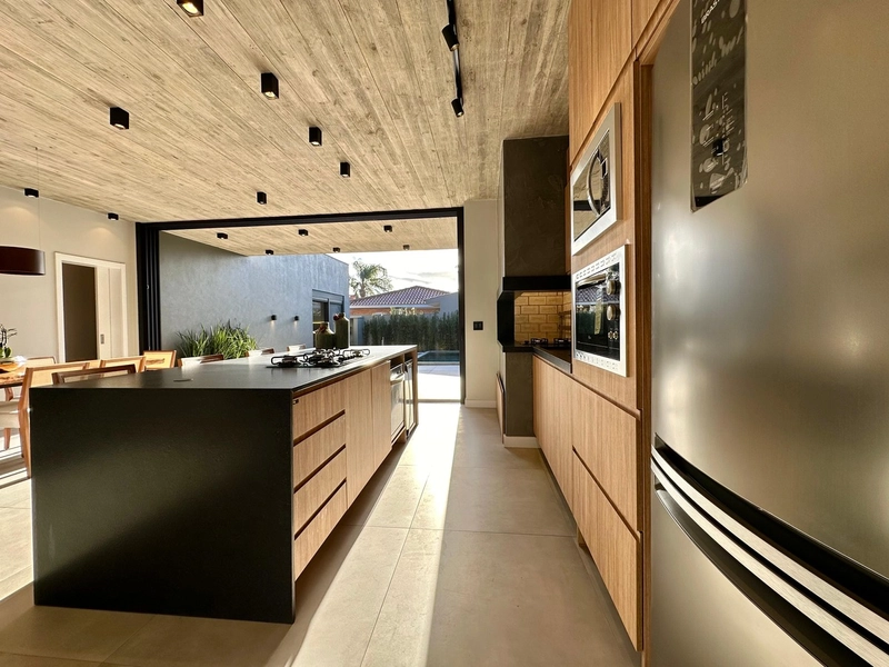 CASA À VENDA EM XANGRI-LÁ: 8ª foto da galeria de imagens do imóvel