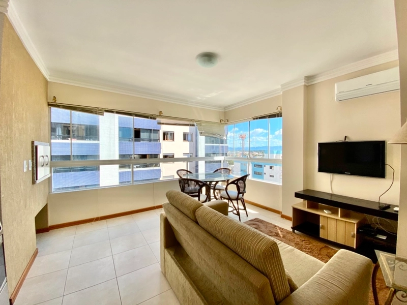 1 DORMITÓRIO NO CENTRO COM BOX