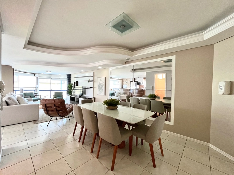 Apartamento com 3 dormitórios no centro da cidade: 2ª foto da galeria de imagens do imóvel