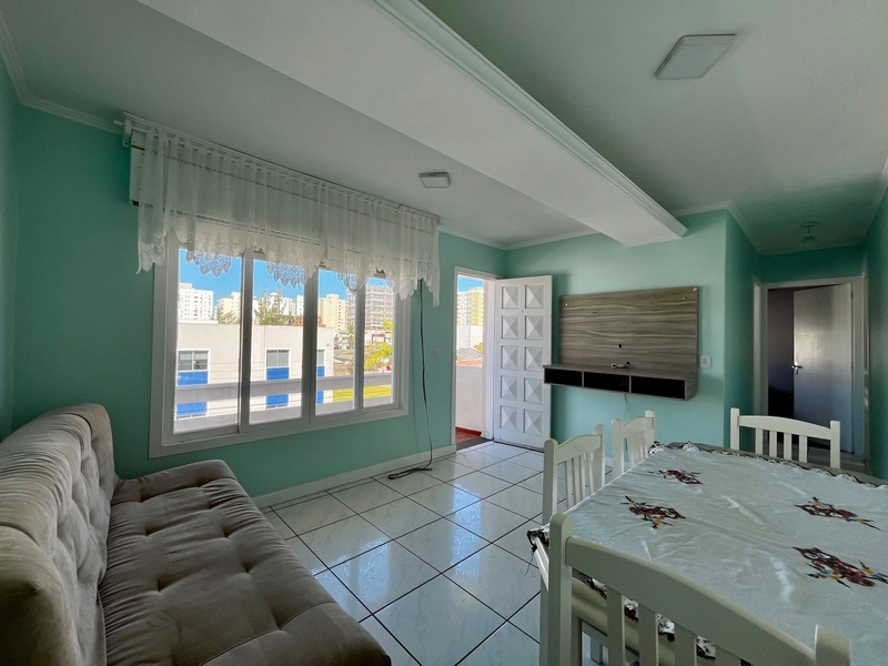 Apartamento de frente com sacada: 1ª foto da galeria de imagens do imóvel