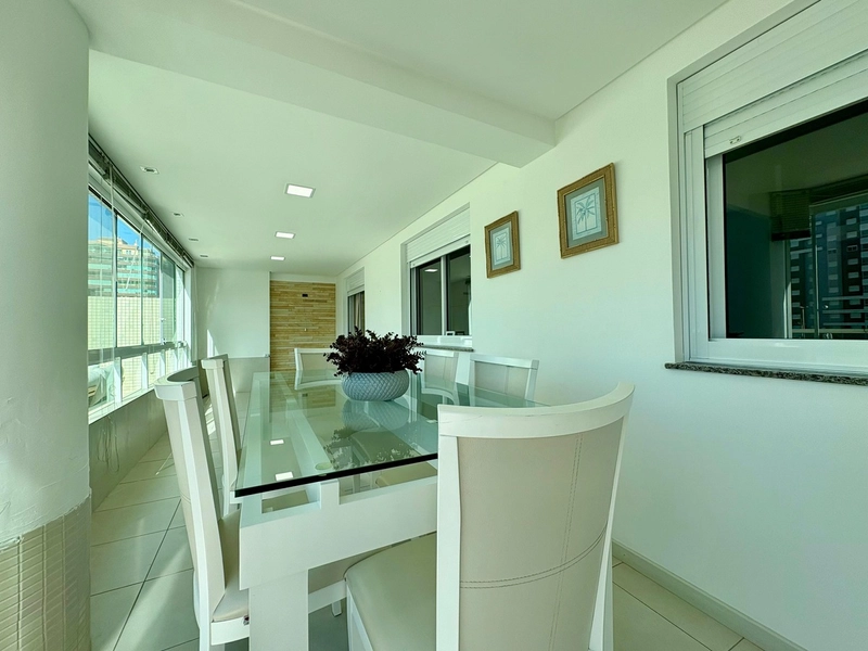 AMPLO 3 DORMITÓRIOS FRENTE PRAÇA: 14ª foto da galeria de imagens do imóvel