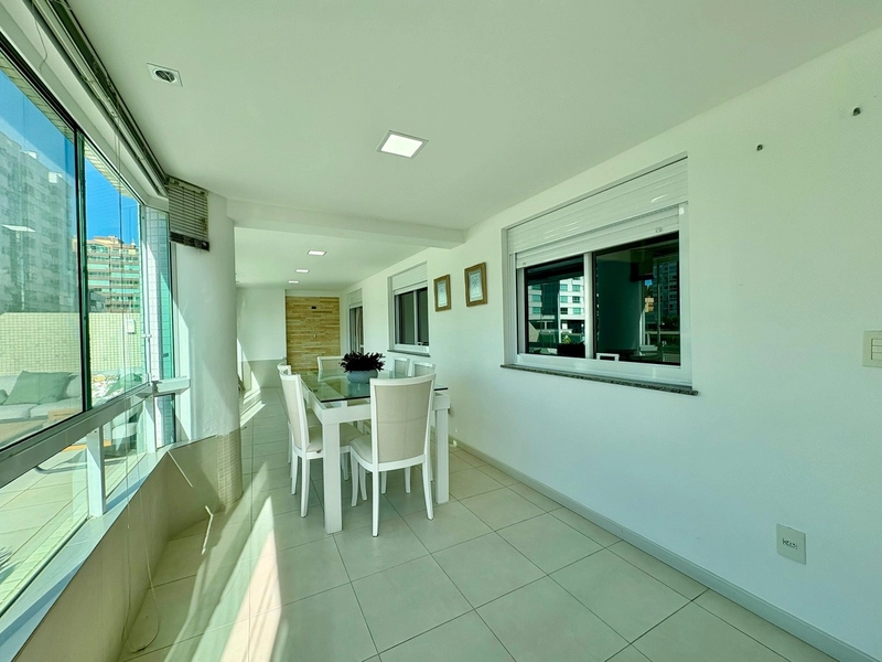 AMPLO 3 DORMITÓRIOS FRENTE PRAÇA: 11ª foto da galeria de imagens do imóvel