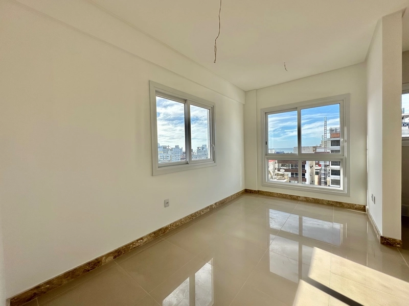 JUNTO A PRAÇA FLAVIO BOIANOVISK COM INFRAESTRUTURA: 3ª foto da galeria de imagens do imóvel