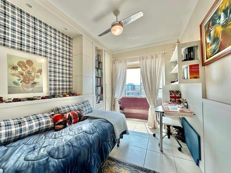 APARTAMENTO À VENDA COM VISTA PARA MAR E PRAÇA - RARIDADE: 20ª foto da galeria de imagens do imóvel