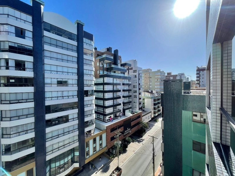 SACADA DE FRENTE + INFRAESTRUTURA  A UMA QUADRA DO MAR!: 17ª foto da galeria de imagens do imóvel