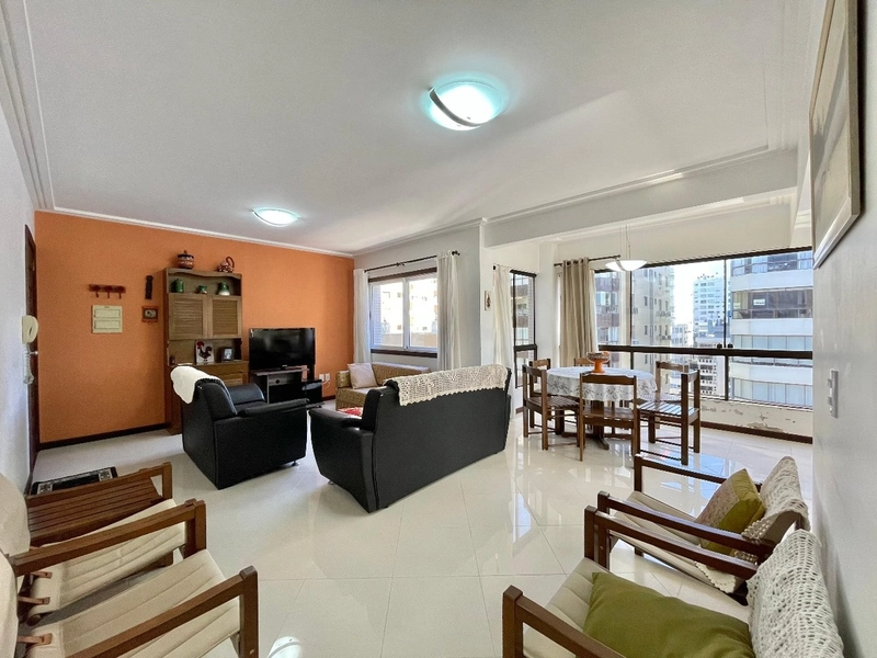 SACADA DE FRENTE + INFRAESTRUTURA  A UMA QUADRA DO MAR!: 5ª foto da galeria de imagens do imóvel