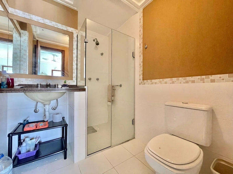 SACADA DE FRENTE + INFRAESTRUTURA  A UMA QUADRA DO MAR!: 30ª foto da galeria de imagens do imóvel