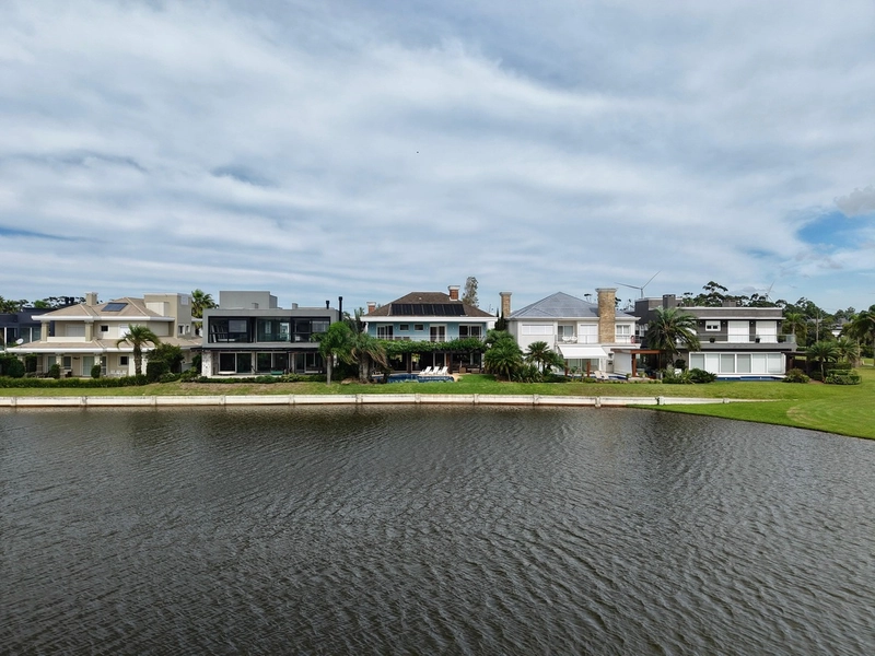 CONDOMÍNIO BOSQUES DE ATLÂNTIDA SOBRADO BEIRA LAGO  À VENDA!!!: 53ª foto da galeria de imagens do imóvel