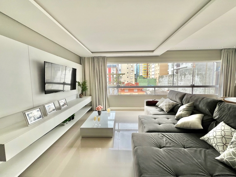 APARTAMENTO DE DOIS DORMITÓRIOS COM AMPLO LIVING E TERRAÇO: 2ª foto da galeria de imagens do imóvel