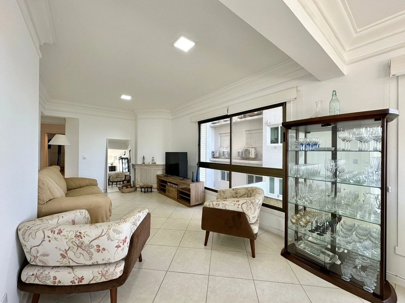 APARTAMENTO À VENDA DE FRENTE PARA PRAÇA  PÉ NA AREIA: 3ª foto da galeria de imagens do imóvel