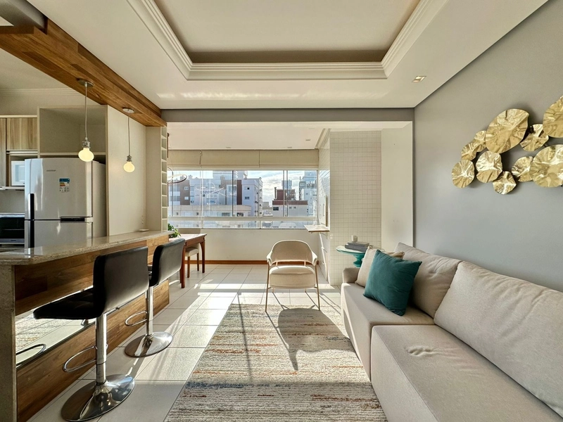 SACADA DE FRENTE COM CHURRASQUEIRA AO LADO DA PRAÇA