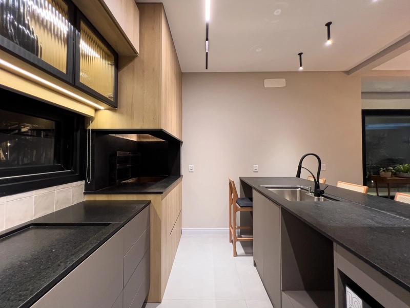 SOBRADO FINAMENTE MOBILIADO E DECORADO NO CONDOMINIO MAIS DESEJADO DO: 23ª foto da galeria de imagens do imóvel