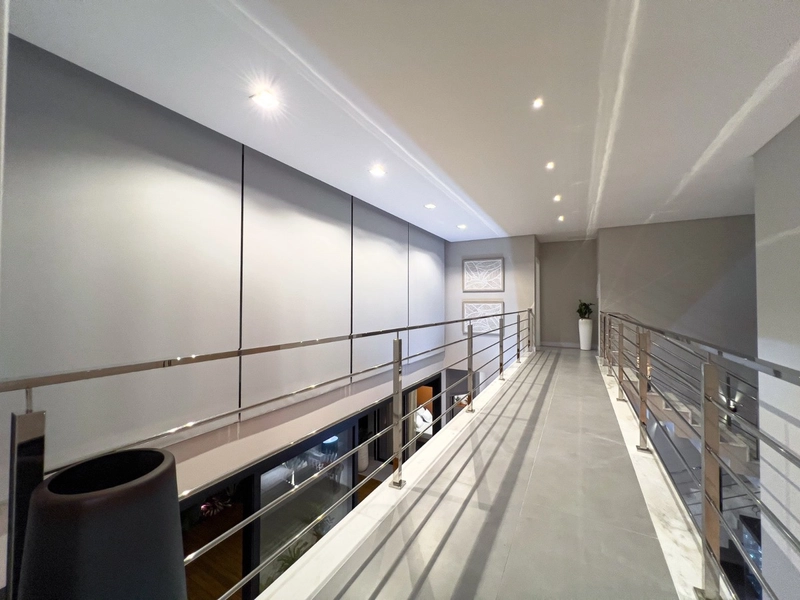 SOBRADO FINAMENTE MOBILIADO E DECORADO NO CONDOMINIO MAIS DESEJADO DO: 63ª foto da galeria de imagens do imóvel