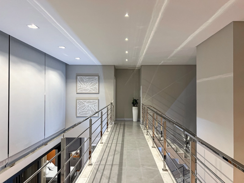SOBRADO FINAMENTE MOBILIADO E DECORADO NO CONDOMINIO MAIS DESEJADO DO: 74ª foto da galeria de imagens do imóvel