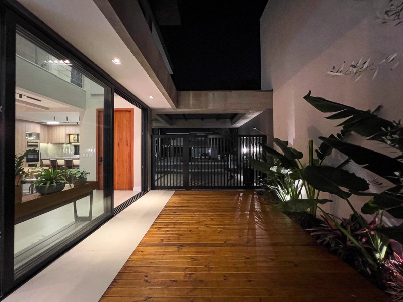 SOBRADO FINAMENTE MOBILIADO E DECORADO NO CONDOMINIO MAIS DESEJADO DO: 10ª foto da galeria de imagens do imóvel