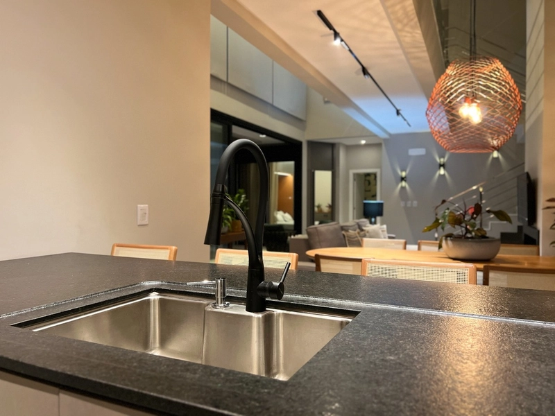 SOBRADO FINAMENTE MOBILIADO E DECORADO NO CONDOMINIO MAIS DESEJADO DO: 50ª foto da galeria de imagens do imóvel