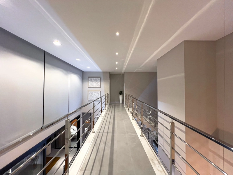 SOBRADO FINAMENTE MOBILIADO E DECORADO NO CONDOMINIO MAIS DESEJADO DO: 57ª foto da galeria de imagens do imóvel