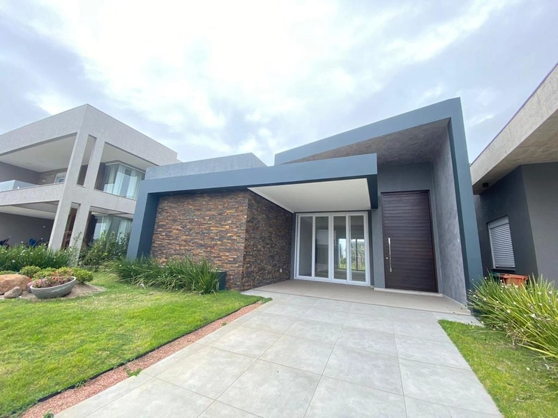 CASA EM CONDOMINIO FECHADO: 1ª foto da galeria de imagens do imóvel