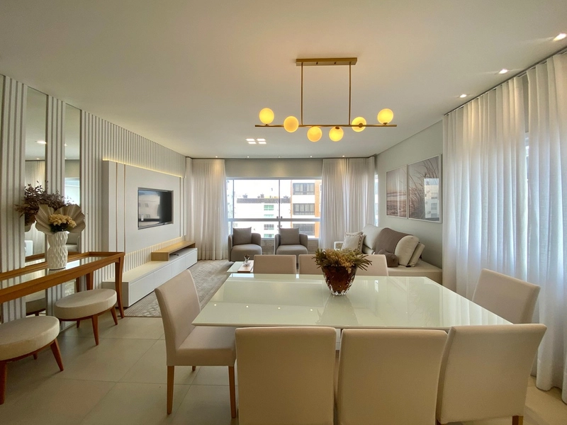 APARTAMENTO FINAMENTE MOBILIADO E DECORADO: 1ª foto da galeria de imagens do imóvel