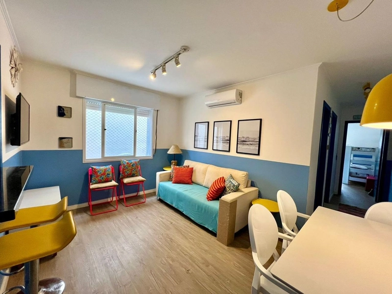 Ao lado da Praça Flávio Boianovski!: 2ª foto da galeria de imagens do imóvel