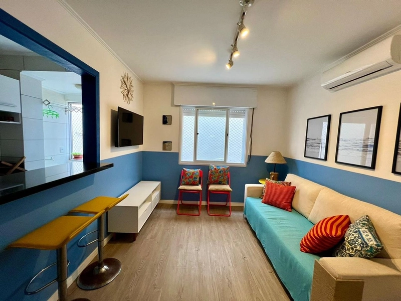 Ao lado da Praça Flávio Boianovski!