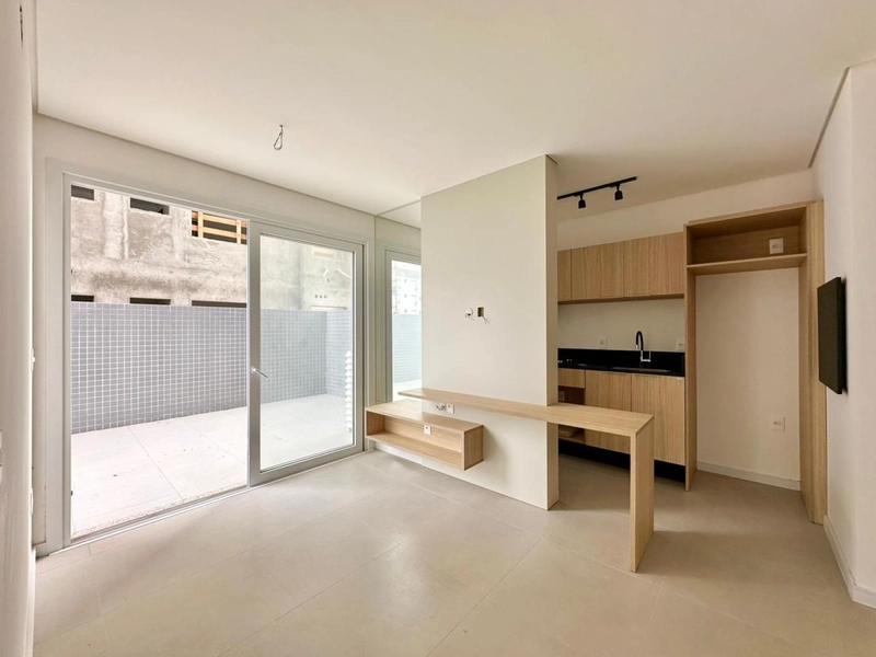 APARTAMENTO À VENDA  COM TERRAÇO AMPLO