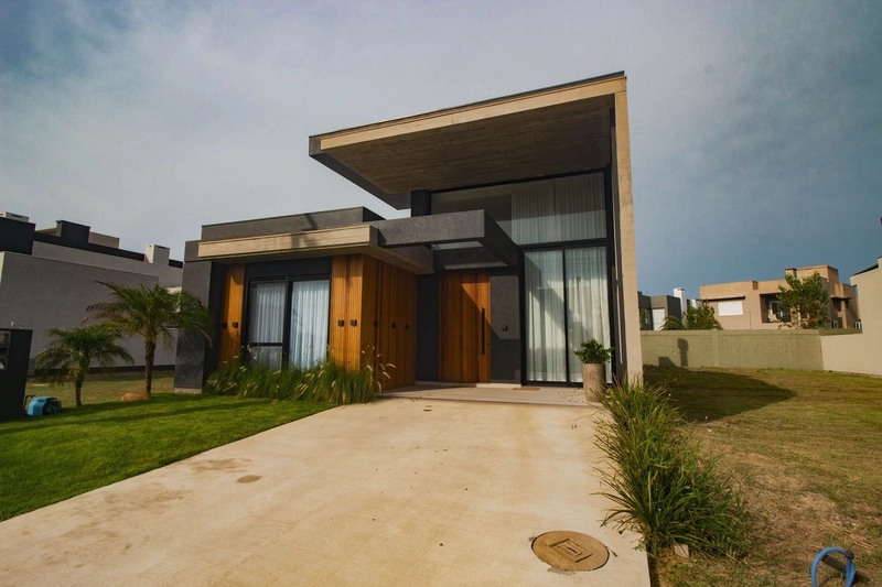 Casa Térrea de Alto Padrão – Finamente Mobiliada e Decorada: 1ª foto da galeria de imagens do imóvel