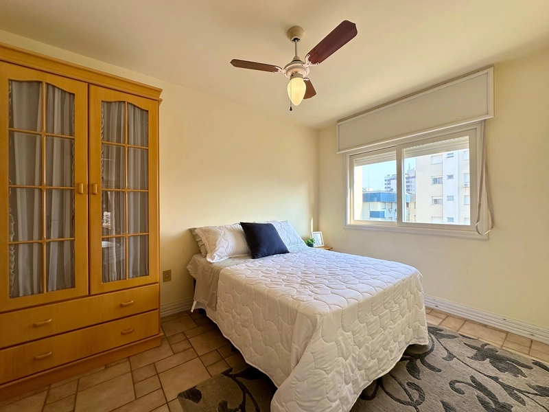 APARTAMENTO COM SACADA LIBERADA A POUCOS METROS DO MAR: 13ª foto da galeria de imagens do imóvel