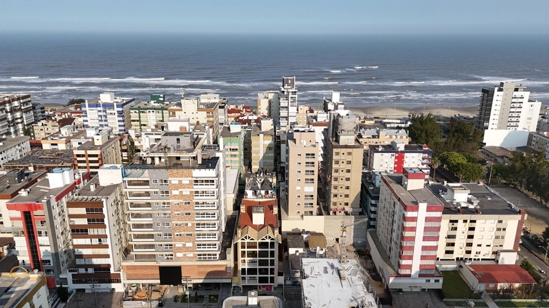 APARTAMENTO COM SACADA LIBERADA A POUCOS METROS DO MAR: 17ª foto da galeria de imagens do imóvel