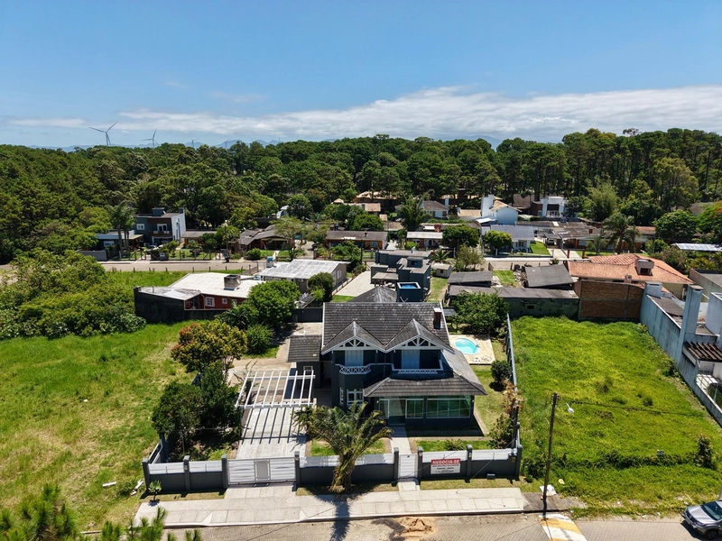 MANSÃO À VENDA EM ATLÂNTIDA: 6ª foto da galeria de imagens do imóvel