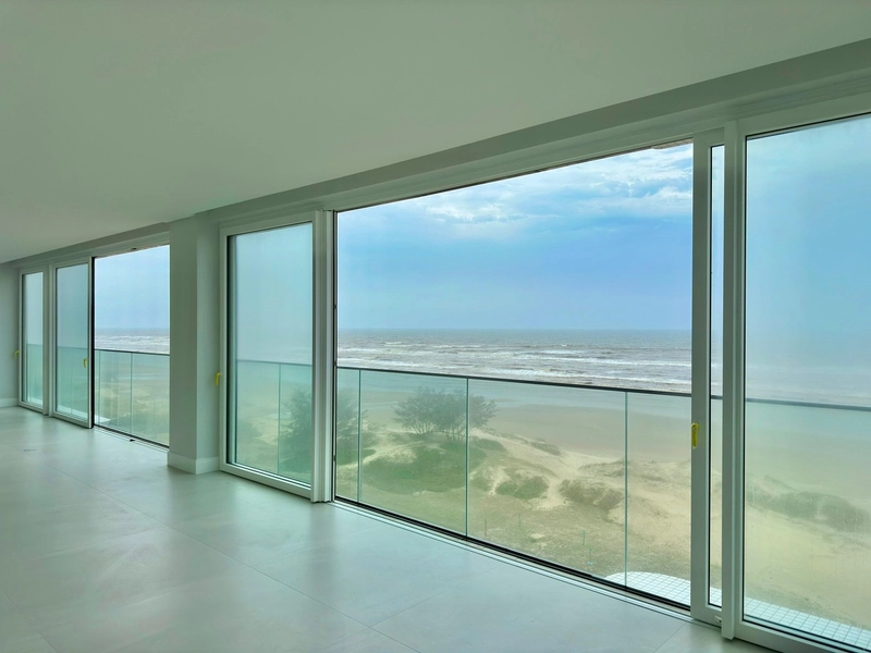 APARTAMENTO COM VISTA FANTÁSTICA PARA O MAR: 6ª foto da galeria de imagens do imóvel