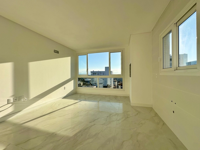 APARTAMENTO À VENDA  COM SACADA DE FRENTE E  INFRA: 2ª foto da galeria de imagens do imóvel