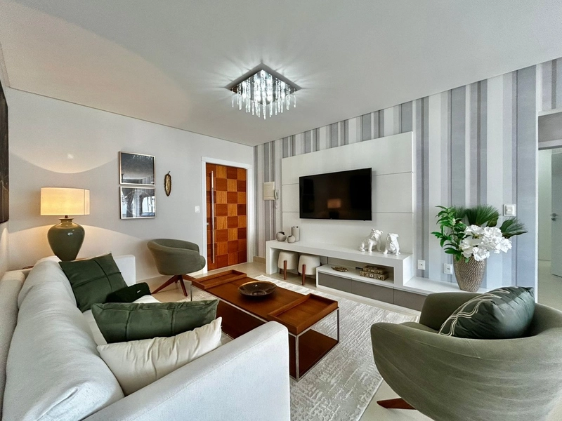 Apartamento de dois dormitórios, mobiliado e decorado no Centro: 2ª foto da galeria de imagens do imóvel