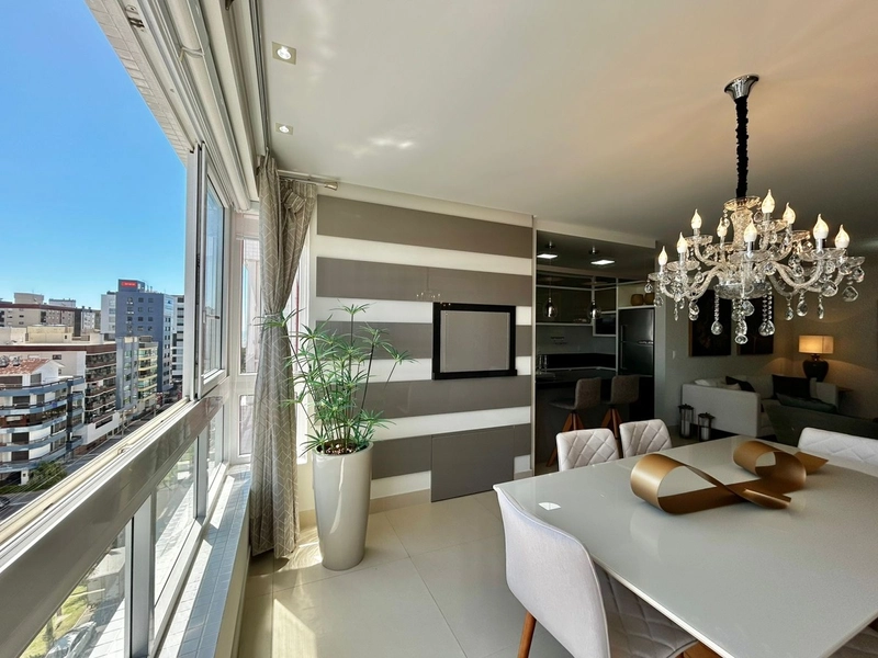 Apartamento de dois dormitórios, mobiliado e decorado no Centro: 5ª foto da galeria de imagens do imóvel