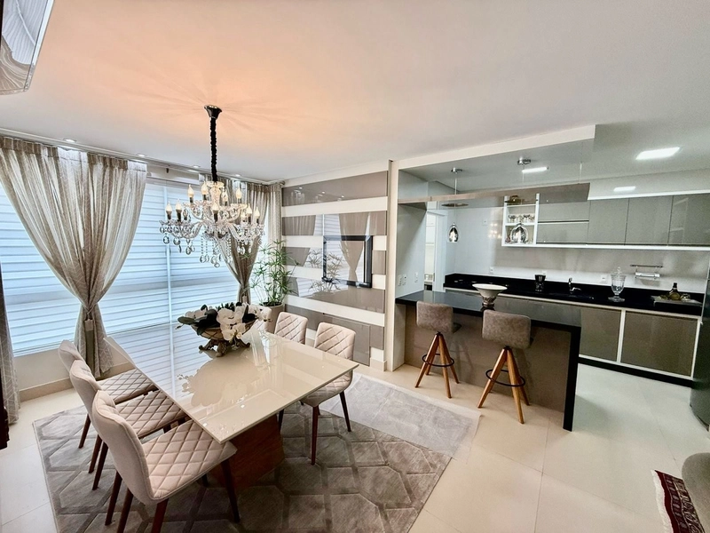 Apartamento de dois dormitórios, mobiliado e decorado no Centro: 7ª foto da galeria de imagens do imóvel