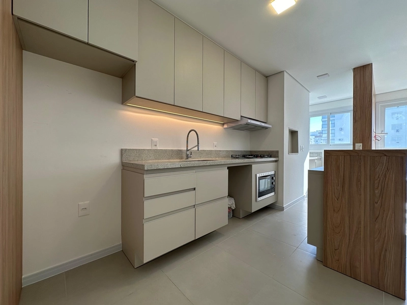 APARTAMENTO COM VISTA MAR E SERRA NO BAIRRO NAVEGANTES: 4ª foto da galeria de imagens do imóvel