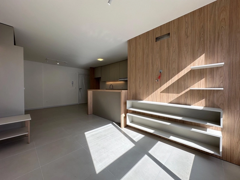 APARTAMENTO COM VISTA MAR E SERRA NO BAIRRO NAVEGANTES: 3ª foto da galeria de imagens do imóvel