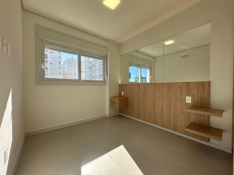 APARTAMENTO COM VISTA MAR E SERRA NO BAIRRO NAVEGANTES: 11ª foto da galeria de imagens do imóvel