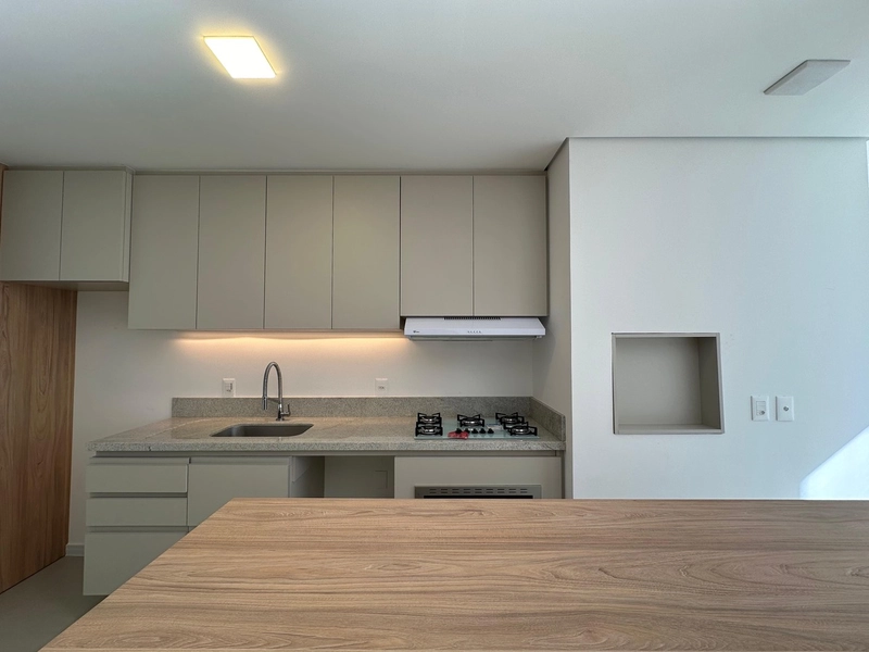 APARTAMENTO COM VISTA MAR E SERRA NO BAIRRO NAVEGANTES: 6ª foto da galeria de imagens do imóvel
