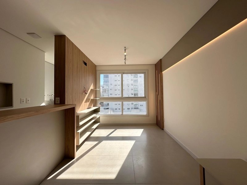 APARTAMENTO COM VISTA MAR E SERRA NO BAIRRO NAVEGANTES: 2ª foto da galeria de imagens do imóvel