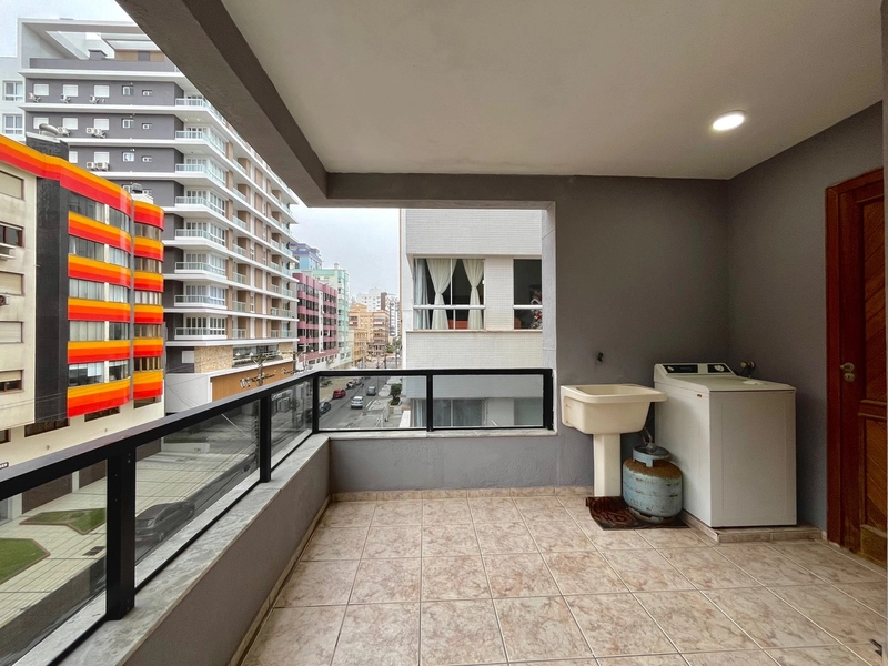 Apartamento à venda de frente com sacada separada: 3ª foto da galeria de imagens do imóvel