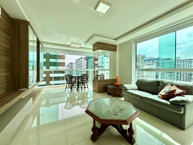 APARTAMENTO À VENDA, 1 QUADRA DO MAR, DE ESQUINA!: 3ª foto da galeria de imagens do imóvel
