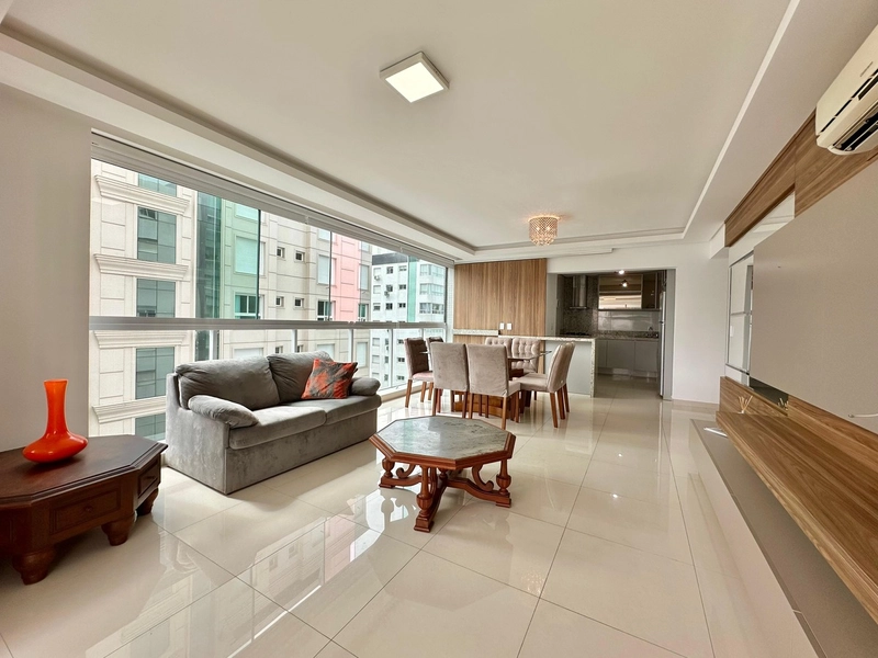 APARTAMENTO À VENDA, 1 QUADRA DO MAR, DE ESQUINA!: 2ª foto da galeria de imagens do imóvel