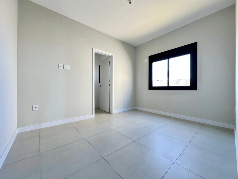 CASA À VENDA NO JARDIM BEIRA MAR, PRÓXIMO AO MAR: 12ª foto da galeria de imagens do imóvel