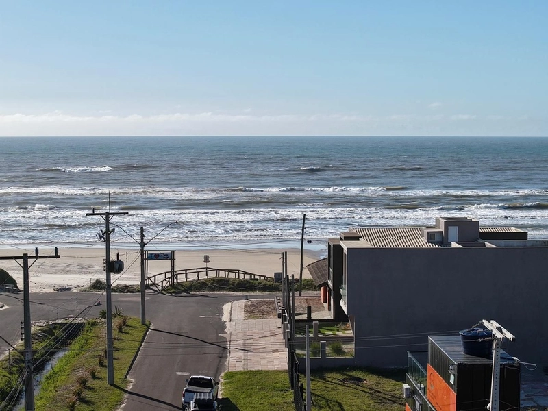 SOBRADO À BEIRA MAR  À VENDA EM CAPÃO DA CANOA: 29ª foto da galeria de imagens do imóvel